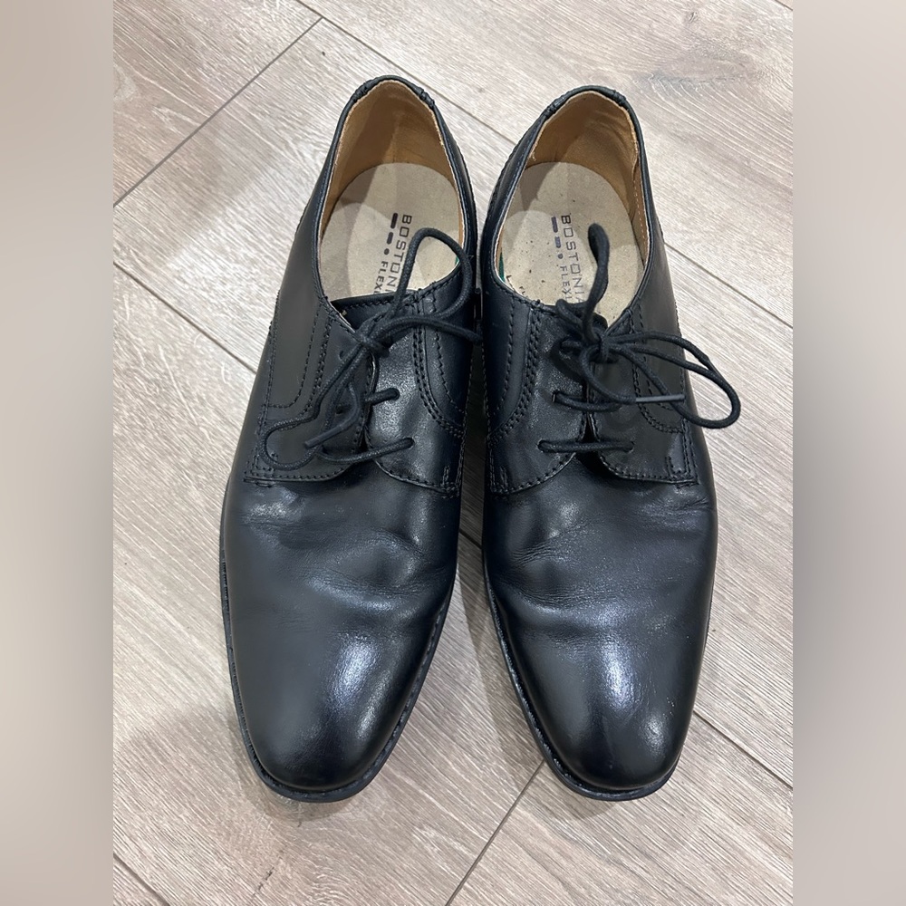 BOSTONIAN FLEXLITE • Black Laced Men Shoes • sz 8M •